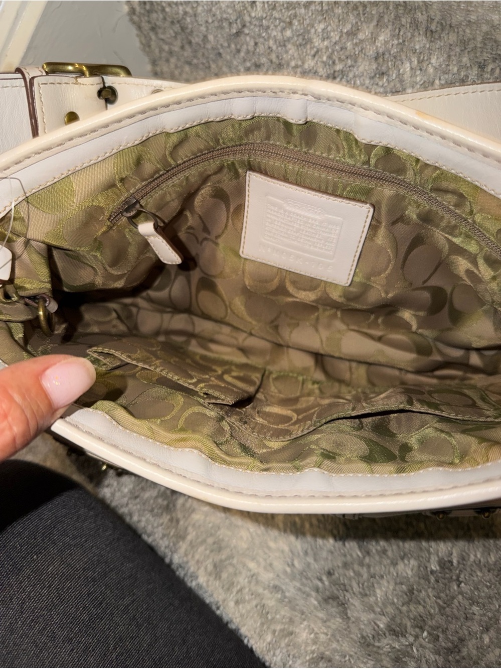 Coach Legacy Buckle Straw Shoulder Bag sold - Picture 7 of 8